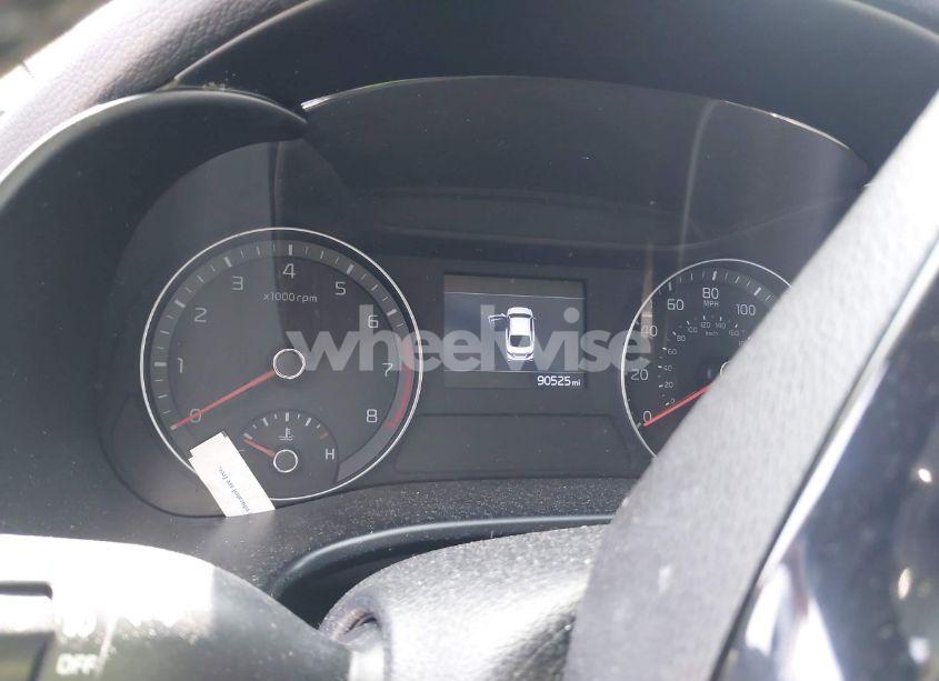 Photo 7 of 2019 Kia Forte S (VIN 3KPF34AD5KE026520)