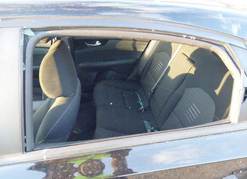 Photo 17 of 2019 Kia Forte S (VIN 3KPF34AD5KE027912)