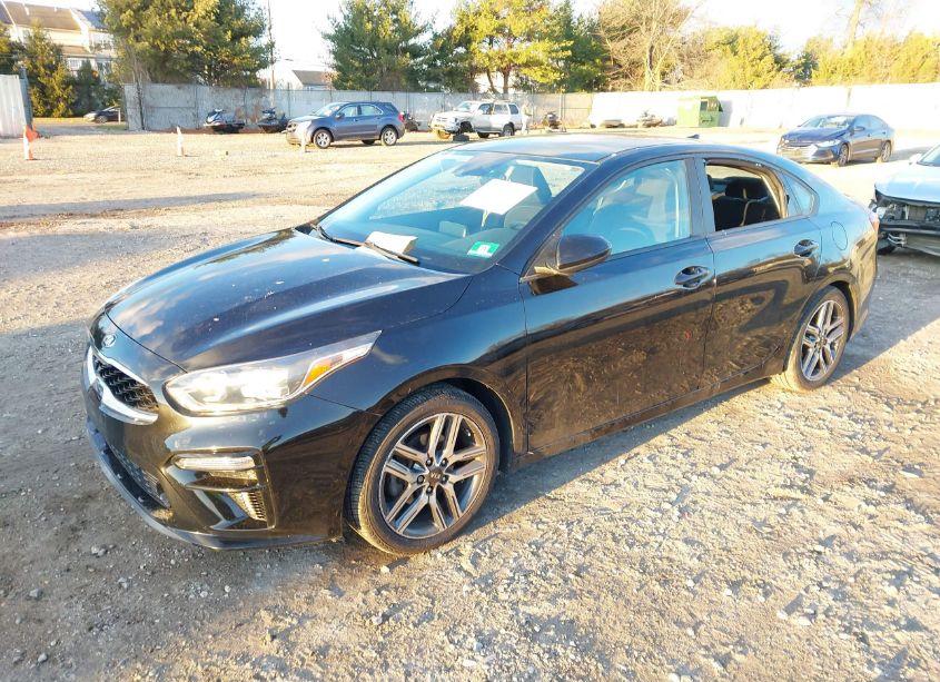 Photo 2 of 2019 Kia Forte S (VIN 3KPF34AD5KE027912)