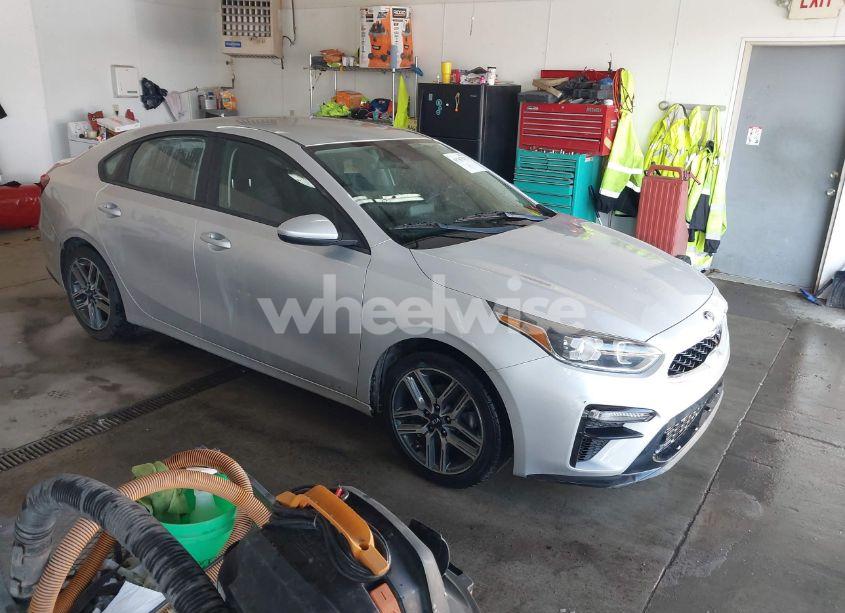 2019 Kia Forte S (VIN 3KPF34AD5KE105220) main photo