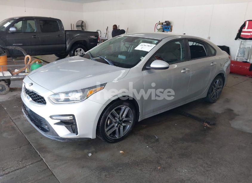 Photo 2 of 2019 Kia Forte S (VIN 3KPF34AD5KE105220)