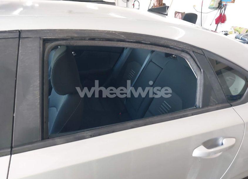 Photo 20 of 2019 Kia Forte S (VIN 3KPF34AD5KE105220)