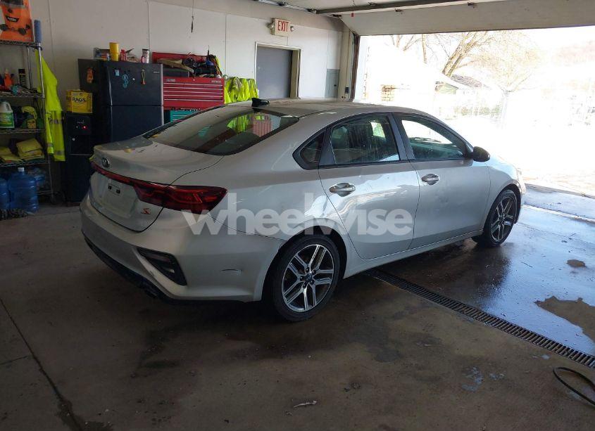 Photo 4 of 2019 Kia Forte S (VIN 3KPF34AD5KE105220)