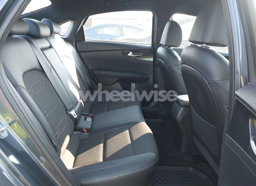 Photo 8 of 2021 Kia Forte GT-LINE (VIN 3KPF34AD5ME282322)