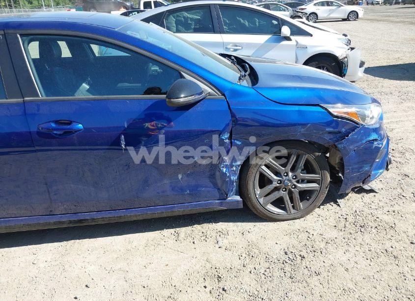 Photo 6 of 2021 Kia Forte GT-LINE (VIN 3KPF34AD5ME408680)