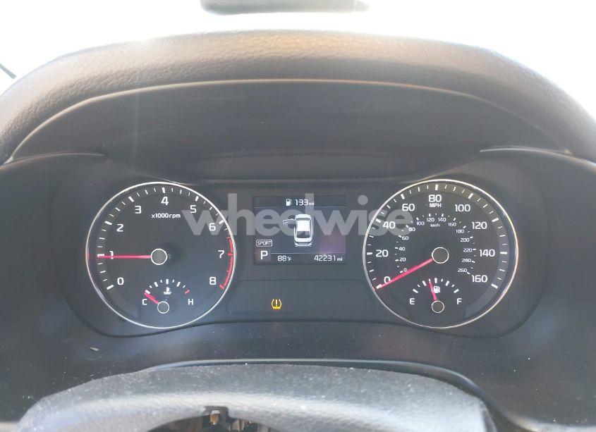 Photo 7 of 2021 Kia Forte GT-LINE (VIN 3KPF34AD5ME408680)