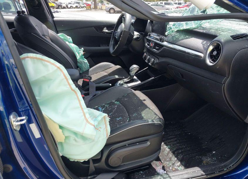 Photo 5 of 2021 Kia Forte GT-LINE (VIN 3KPF34AD5ME419310)