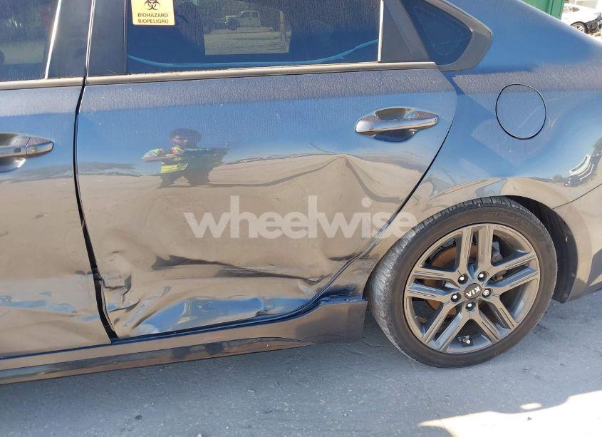 Photo 6 of 2020 Kia Forte GT-LINE (VIN 3KPF34AD6LE204243)