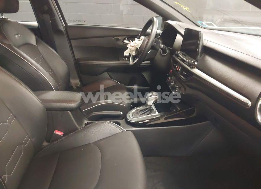 Photo 5 of 2021 Kia Forte GT-LINE (VIN 3KPF34AD6ME351275)