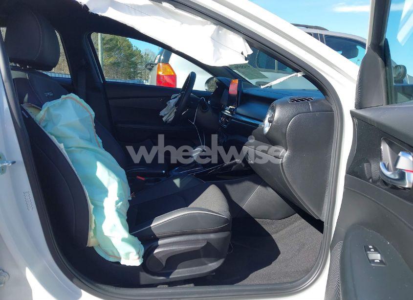 Photo 5 of 2021 Kia Forte GT-LINE (VIN 3KPF34AD6ME358470)