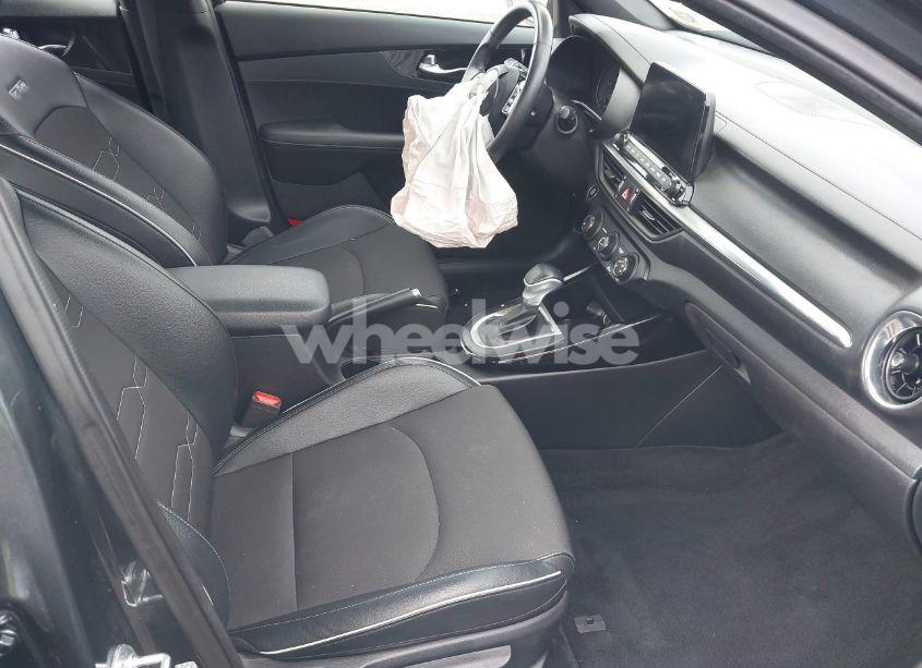 Photo 5 of 2021 Kia Forte GT-LINE (VIN 3KPF34AD6ME365063)