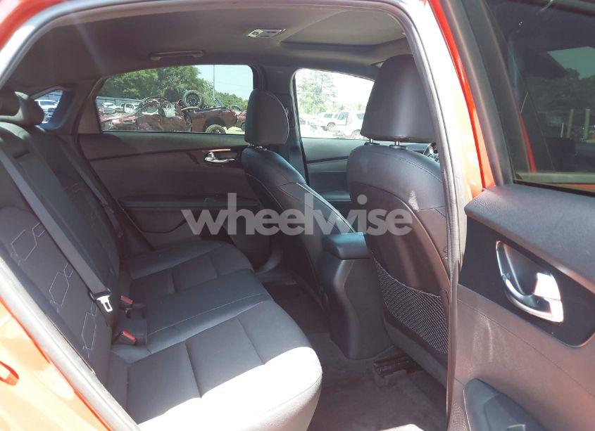 Photo 8 of 2021 Kia Forte GT-LINE (VIN 3KPF34AD6ME375530)