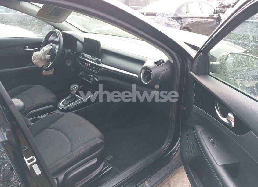 Photo 5 of 2019 Kia Forte S (VIN 3KPF34AD7KE023795)