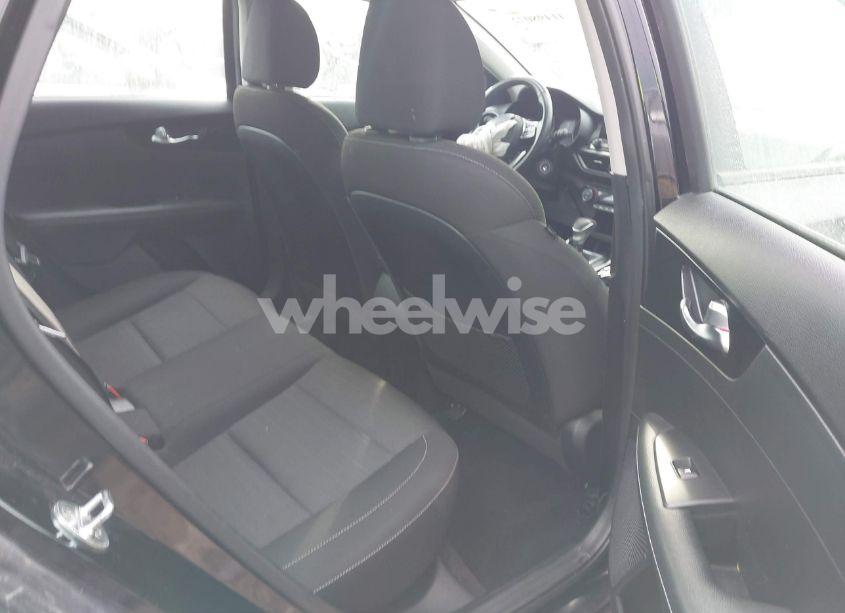 Photo 8 of 2019 Kia Forte S (VIN 3KPF34AD7KE023795)