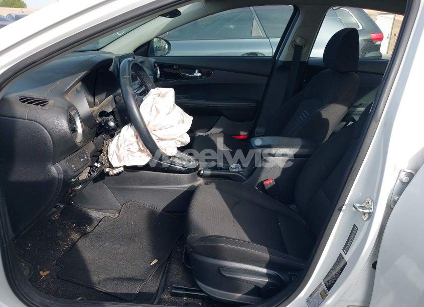 Photo 5 of 2019 Kia Forte S (VIN 3KPF34AD7KE067344)