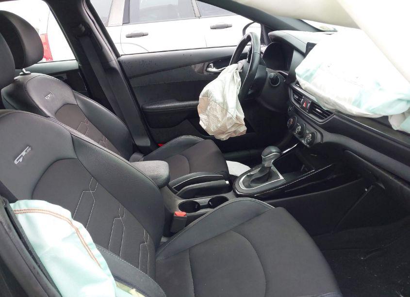 Photo 5 of 2020 Kia Forte GT-LINE (VIN 3KPF34AD7LE159605)