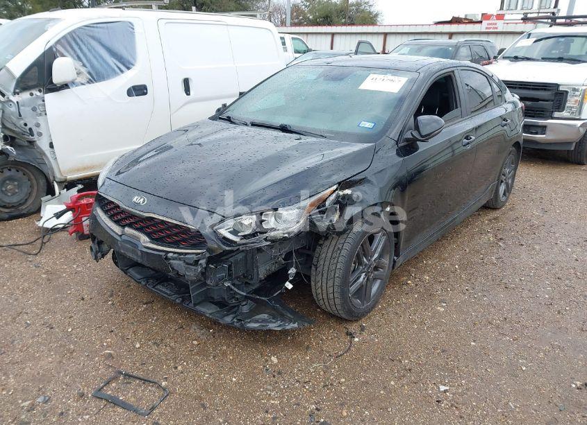 Photo 2 of 2021 Kia Forte GT-LINE (VIN 3KPF34AD7ME309438)