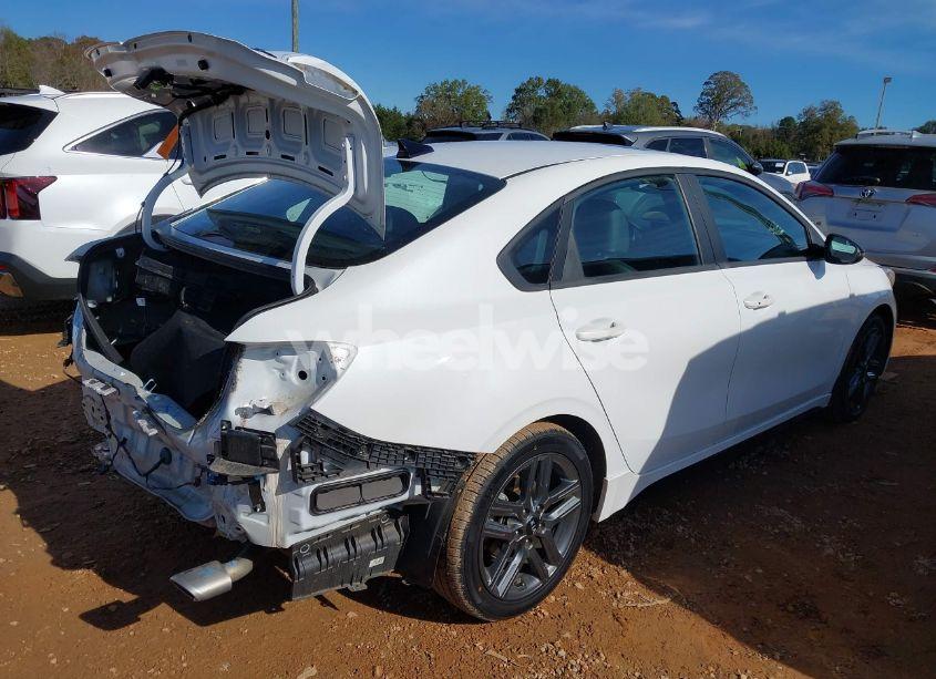 Photo 4 of 2021 Kia Forte GT-LINE (VIN 3KPF34AD7ME402752)