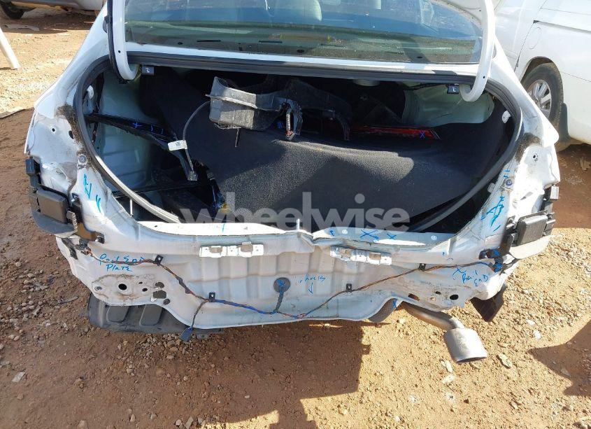 Photo 6 of 2021 Kia Forte GT-LINE (VIN 3KPF34AD7ME402752)