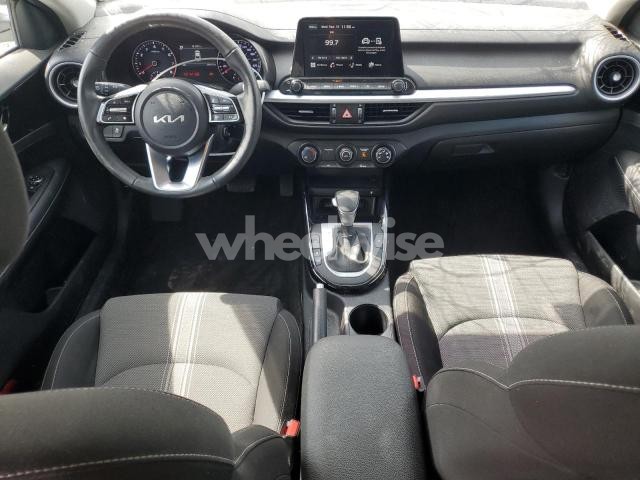 Photo 6 of 2024 KIA FORTE EX (VIN 3KPF34AD7RE839819)