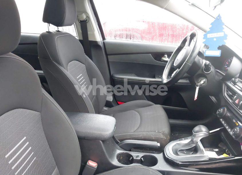 Photo 5 of 2019 Kia Forte S (VIN 3KPF34AD8KE047345)