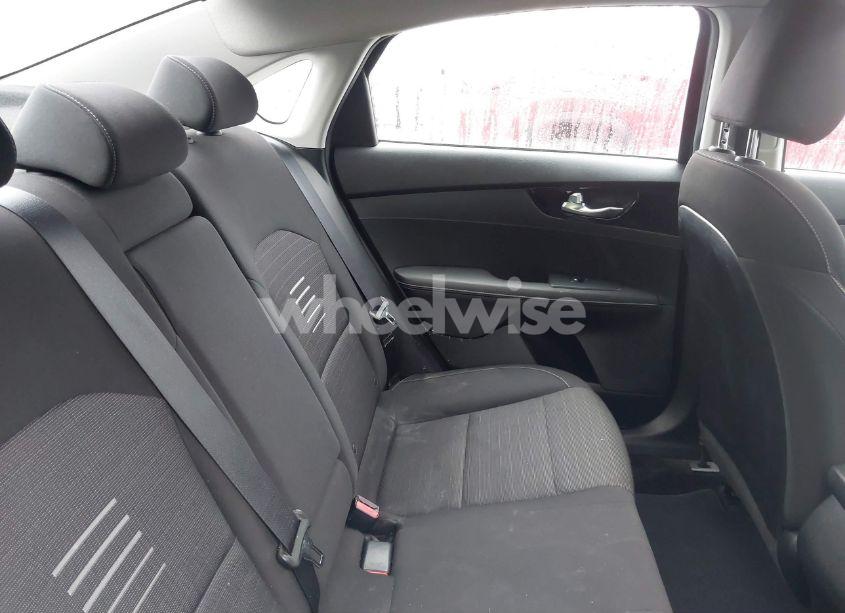 Photo 8 of 2019 Kia Forte S (VIN 3KPF34AD8KE047345)