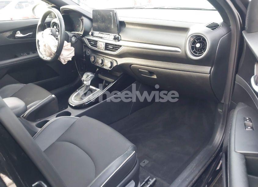 Photo 5 of 2021 Kia Forte GT-LINE (VIN 3KPF34AD8ME321064)