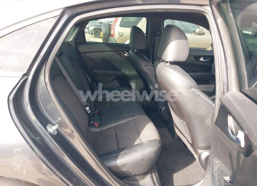 Photo 8 of 2021 Kia Forte GT-LINE (VIN 3KPF34AD8ME378302)