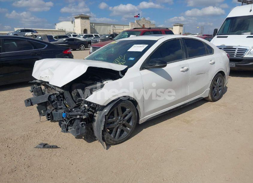 Photo 2 of 2021 Kia Forte GT-LINE (VIN 3KPF34AD8ME379448)