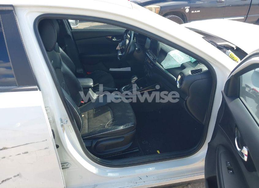 Photo 5 of 2021 Kia Forte GT-LINE (VIN 3KPF34AD8ME379448)