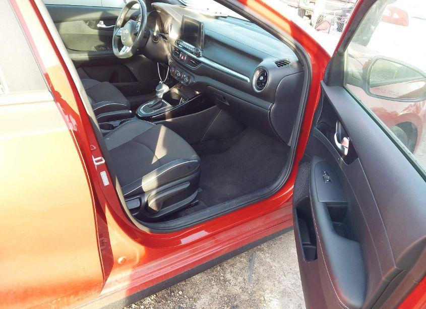 Photo 5 of 2020 Kia Forte GT-LINE (VIN 3KPF34AD9LE198633)