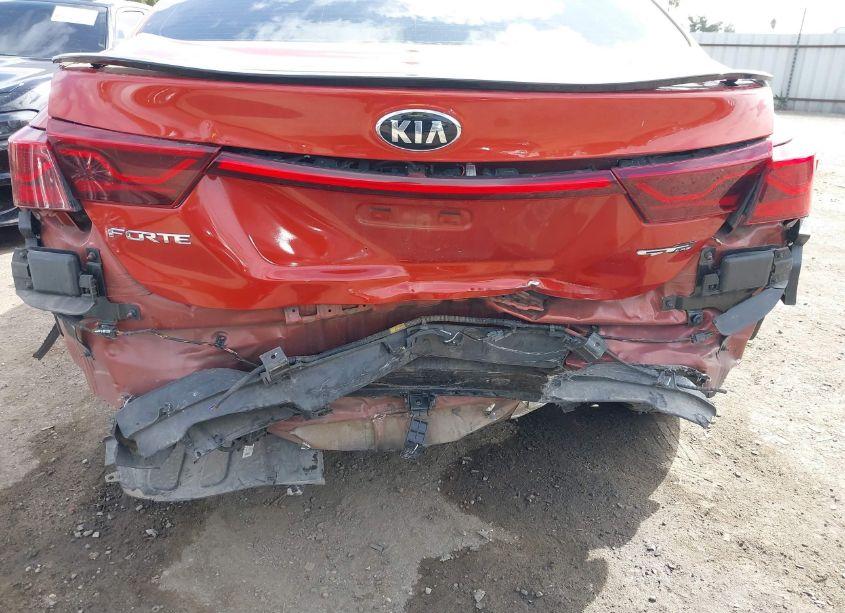Photo 6 of 2021 Kia Forte GT-LINE (VIN 3KPF34AD9ME310252)