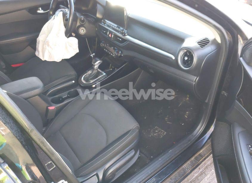 Photo 5 of 2019 Kia Forte S (VIN 3KPF34ADXKE067614)