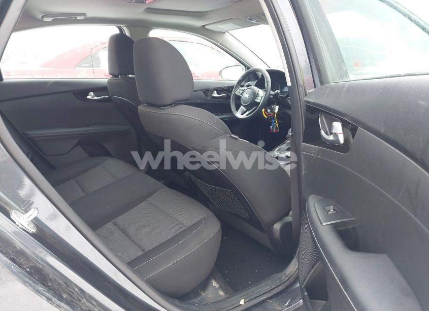 Photo 8 of 2019 Kia Forte S (VIN 3KPF34ADXKE079178)