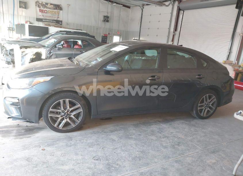 Photo 14 of 2019 Kia Forte (VIN 3KPF34ADXKE114320)