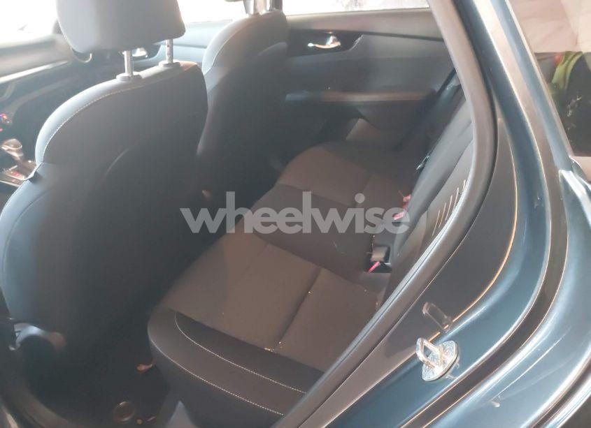 Photo 8 of 2019 Kia Forte (VIN 3KPF34ADXKE114320)