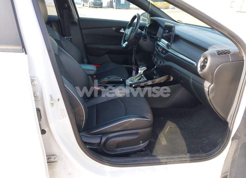 Photo 5 of 2021 Kia Forte GT-LINE (VIN 3KPF34ADXME279657)