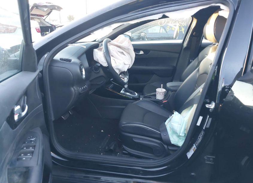 Photo 5 of 2021 Kia Forte GT-LINE (VIN 3KPF34ADXME307098)