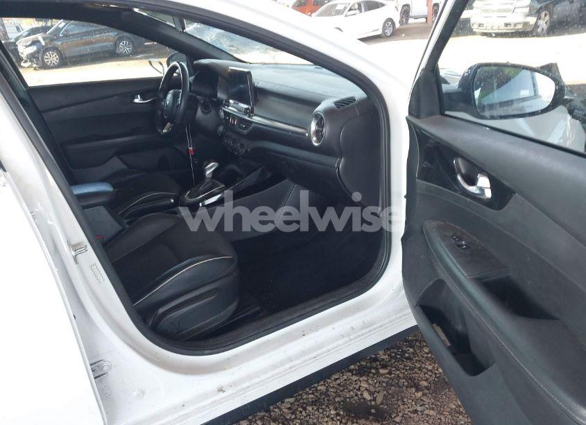 Photo 5 of 2021 Kia Forte GT-LINE (VIN 3KPF34ADXME342191)