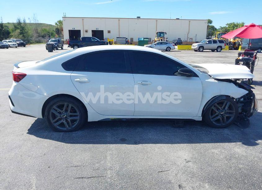 Photo 13 of 2021 Kia Forte GT-LINE (VIN 3KPF34ADXME388345)