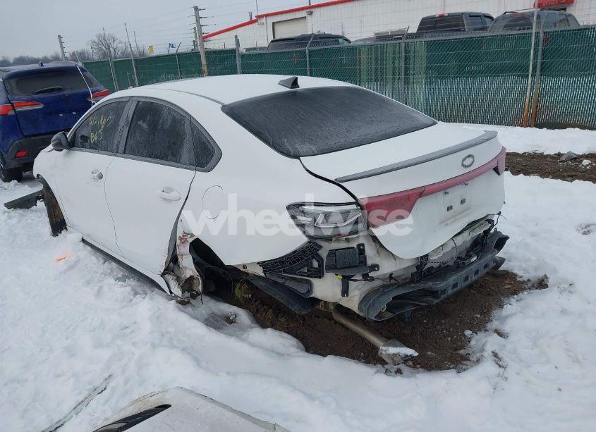 Photo 3 of 2021 Kia Forte GT MANUAL (VIN 3KPF44AC2ME301641)