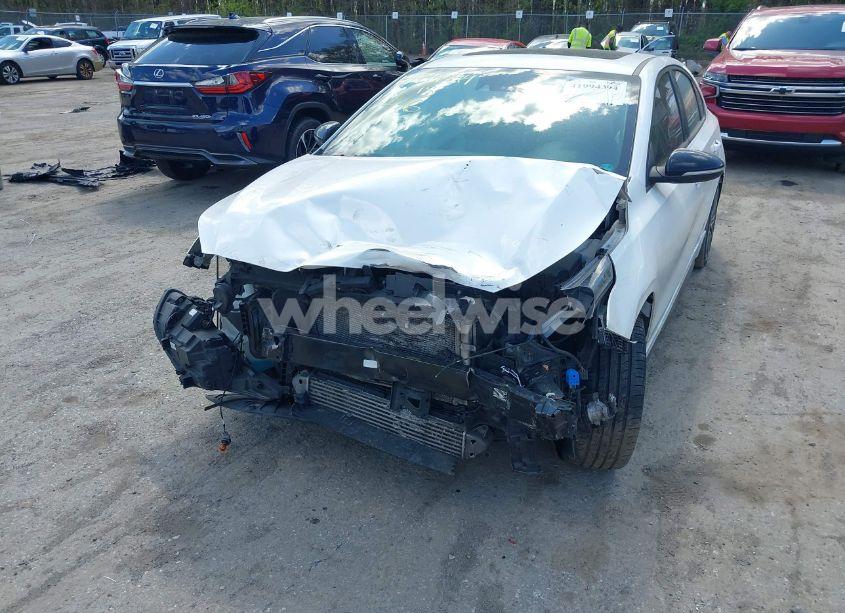 Photo 6 of 2020 Kia Forte GT (VIN 3KPF44AC3LE256563)