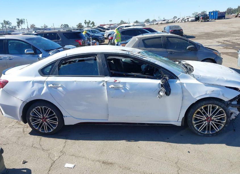 Photo 6 of 2022 Kia Forte GT (VIN 3KPF44AC4NE493100)