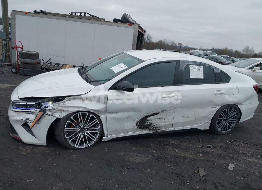 Photo 6 of 2024 Kia Forte GT (VIN 3KPF44AC5RE692033)