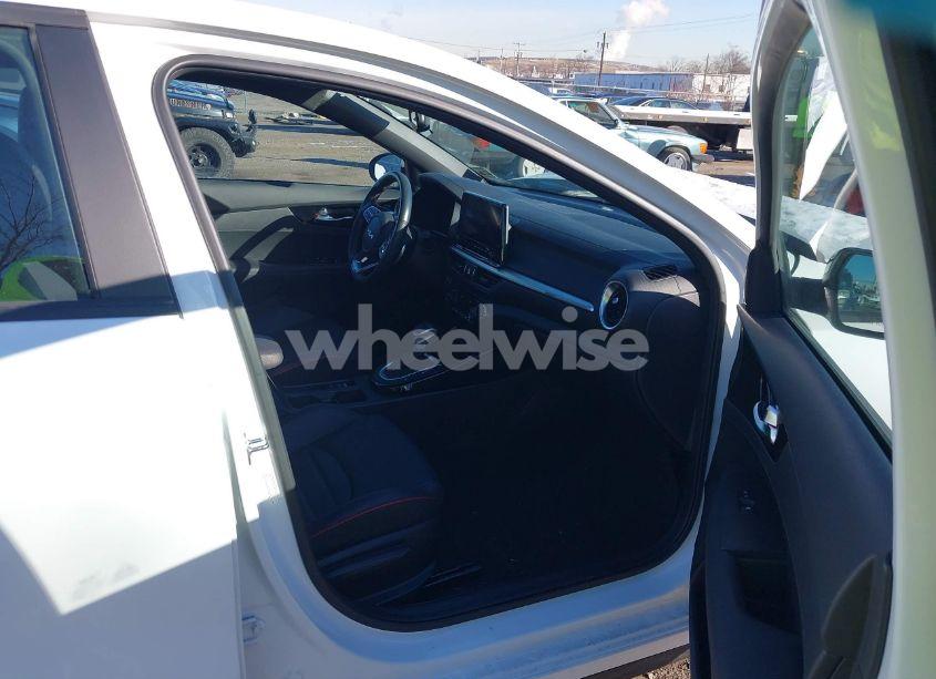 Photo 5 of 2022 Kia Forte GT (VIN 3KPF44AC8NE430419)