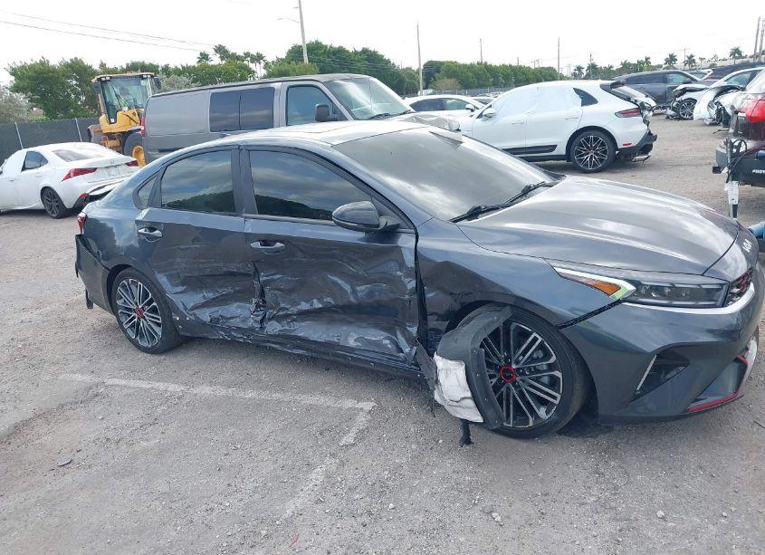 Photo 6 of 2022 Kia Forte GT (VIN 3KPF44AC8NE451576)