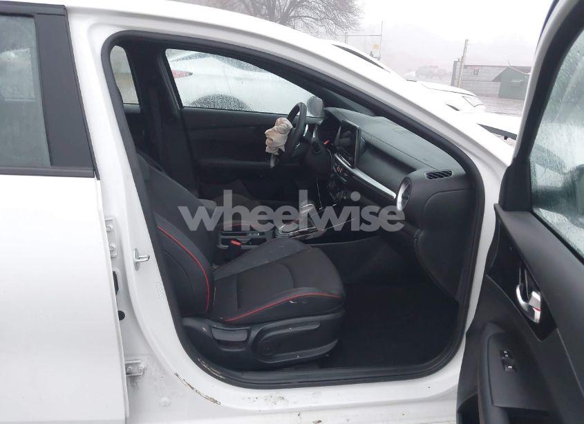 Photo 5 of 2024 Kia Forte GT (VIN 3KPF44AC9RE699759)