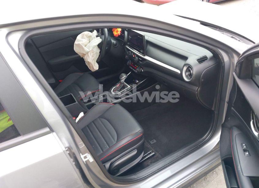 Photo 5 of 2024 Kia Forte GT (VIN 3KPF44AC9RE727950)