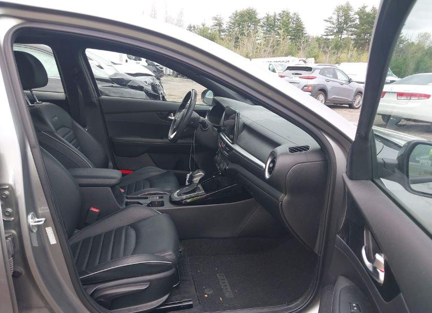 Photo 5 of 2022 Kia Forte GT-LINE (VIN 3KPF54AD0NE425267)