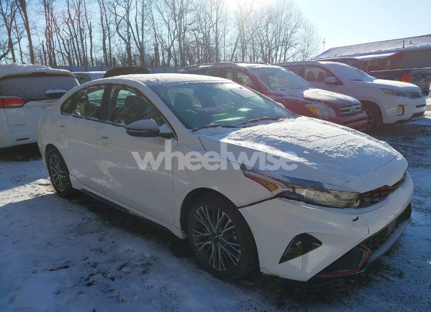 2022 Kia Forte GT-LINE (VIN 3KPF54AD0NE425978) main photo